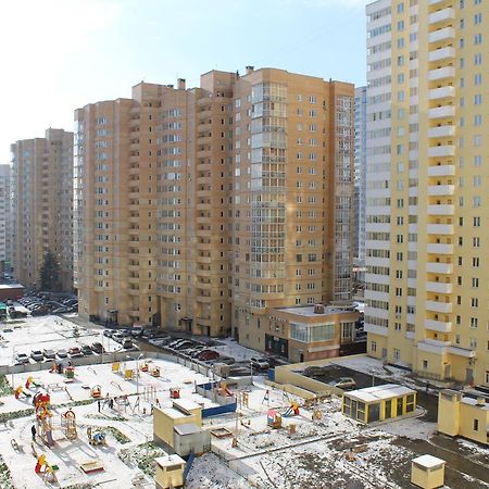 Apartment On 8 Marta Street Ecaterimburgo Exterior foto